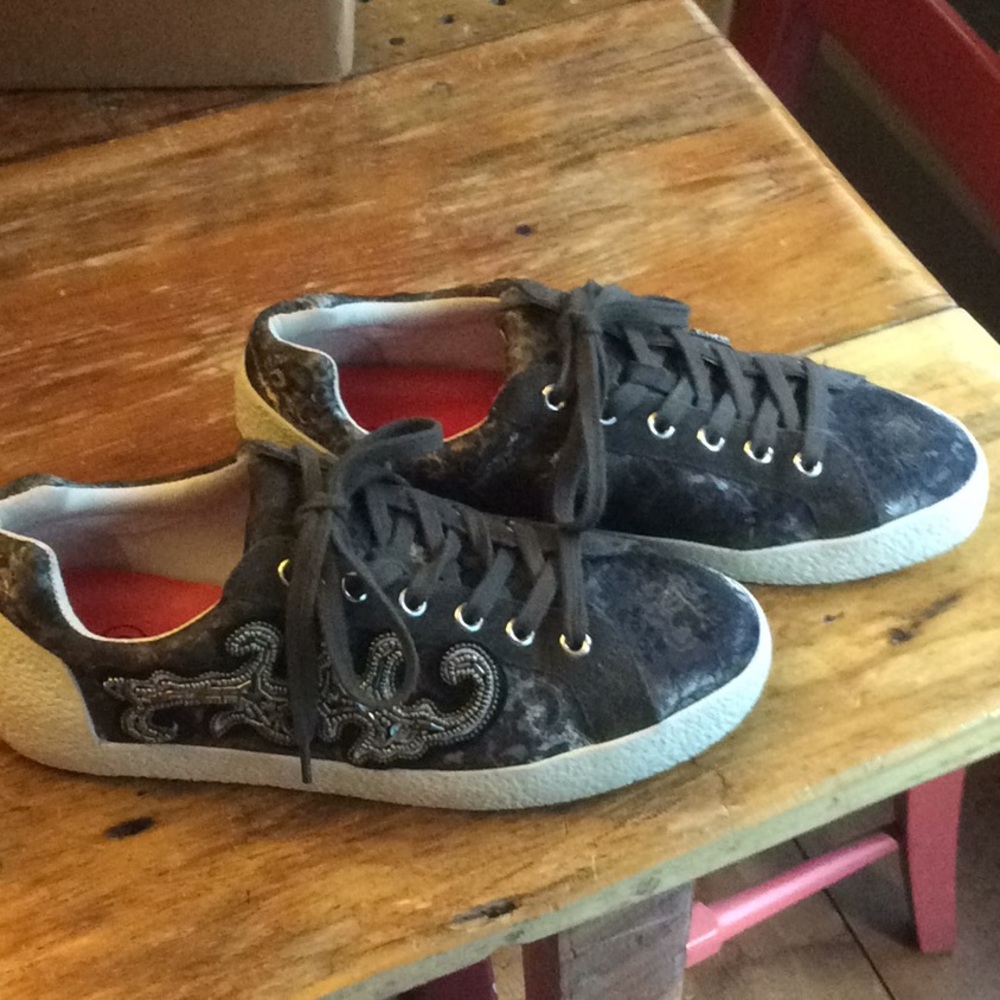 Ash Sneakers
